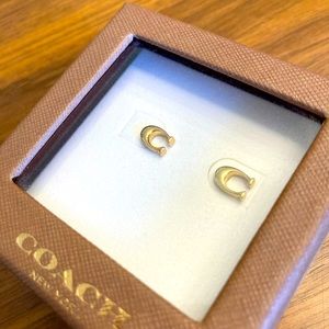 Coach signature C gold stud earrings